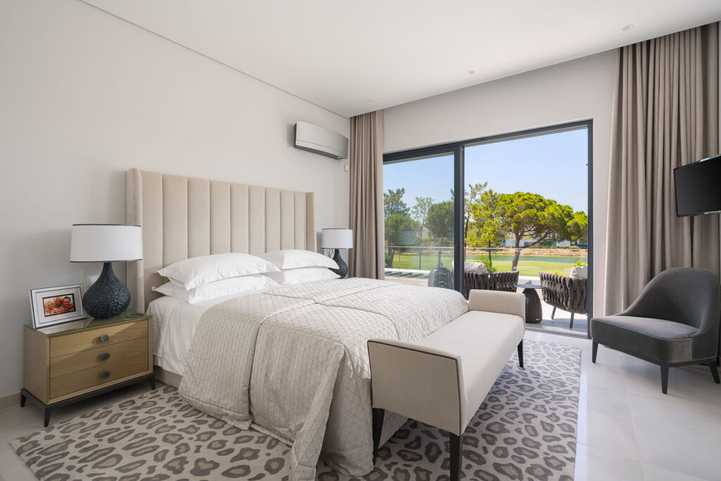 Quinta do Lago and Vale do Lobo luxury villas showing premium golf and coastal locations in the Algarve