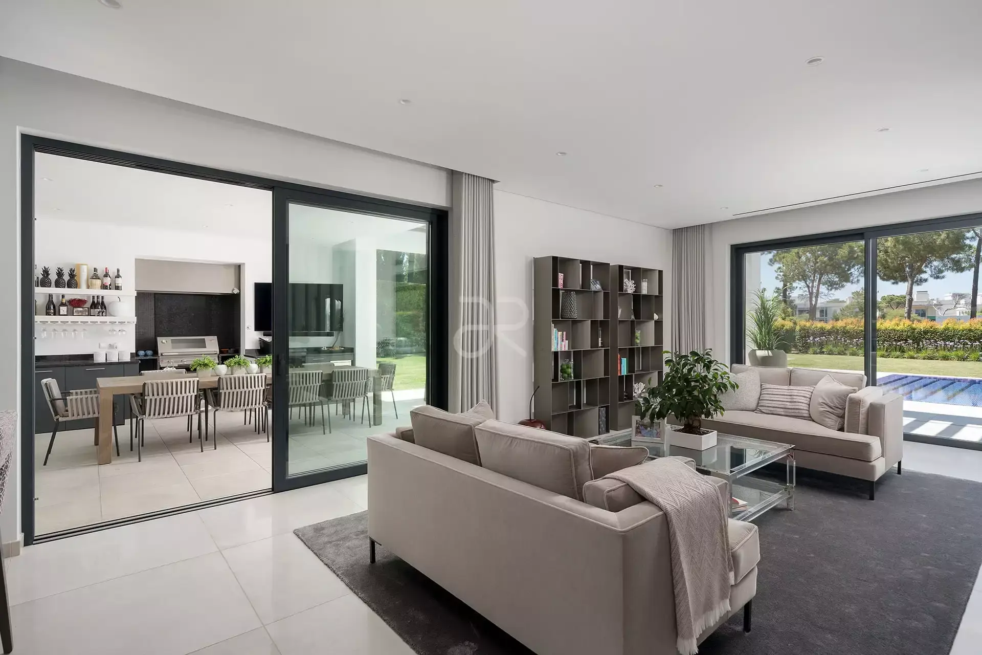 Quinta do Lago and Vale do Lobo resort regulations for property buyers in 2026, including renovation rules, annual fees and ownership guidelines.